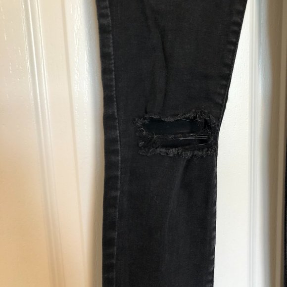 Slick black high waisted ripped jeans - Picture 2 of 4